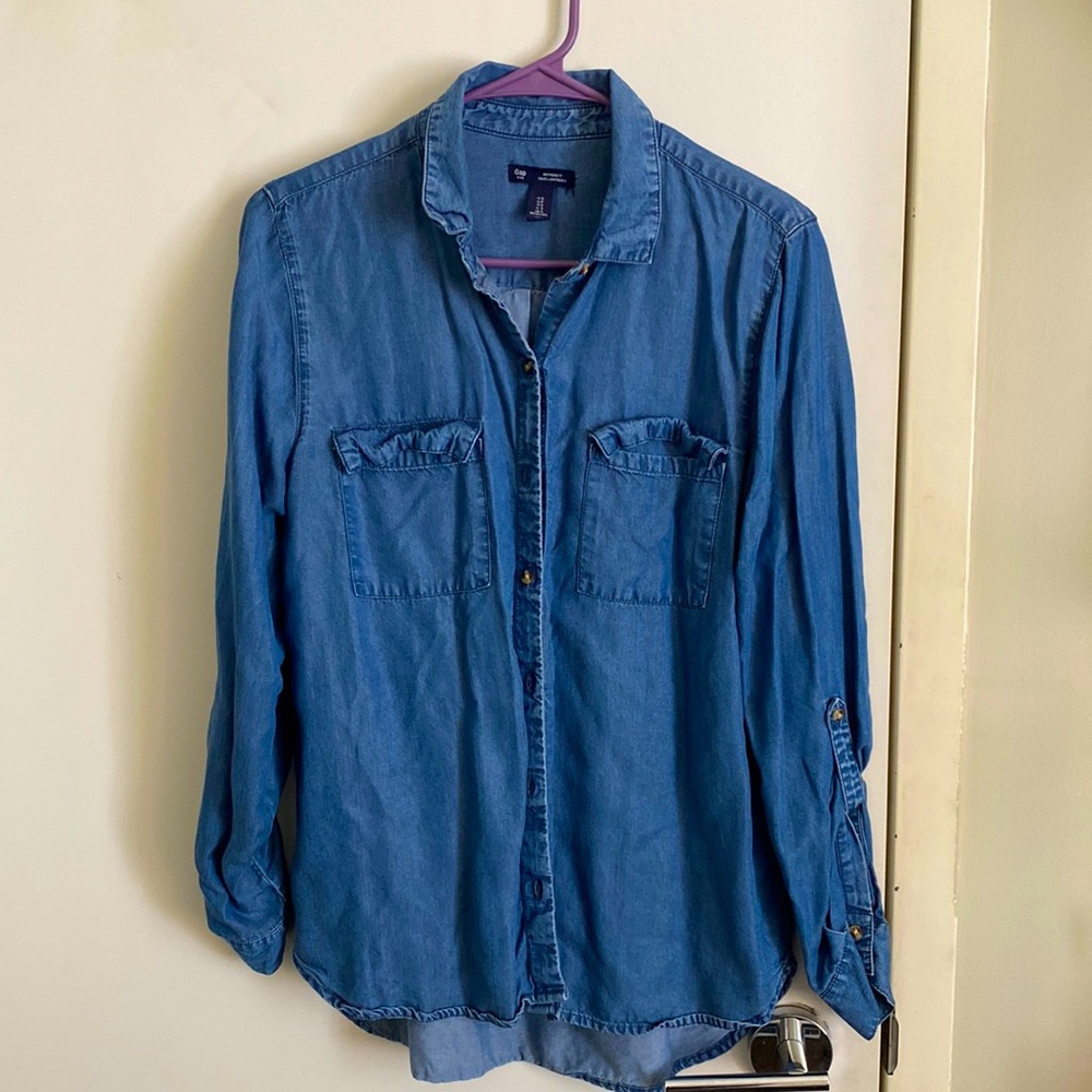 GAP chambray button down, boyfriend fit, size small